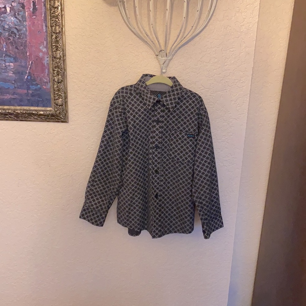 Excellent Condition Button-up - Picture 2 of 10